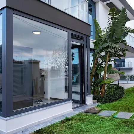 Havuzlu Lueks Yeni 4 Oda Villa *