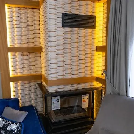 Havuzlu Lueks Yeni 4 Oda Villa Çeşme