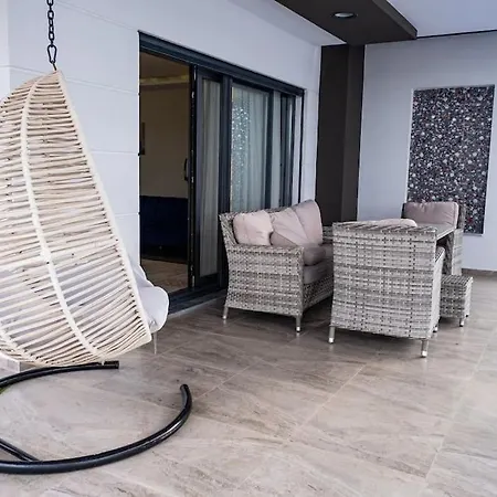 Havuzlu Lueks Yeni 4 Oda Villa